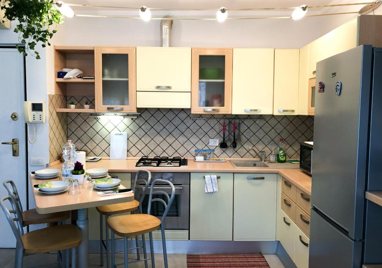 Confortevole Bilocale A Pochi Minuti Dal Centro Lägenhet Milano Exteriör bild